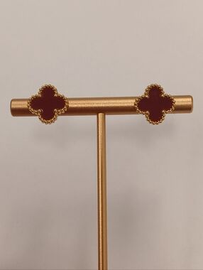 NEW! Goldoro Gold Filled Beaded Edge Burgundy Clover Stud Earrings